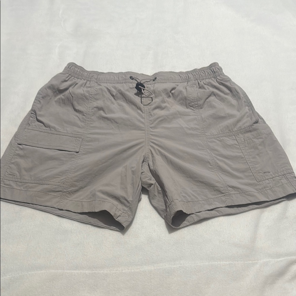 H&M gray elastic waist  Shorts with pockets